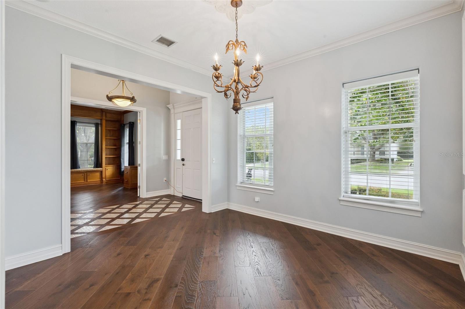 906 SPRING PARK LOOP photo 4