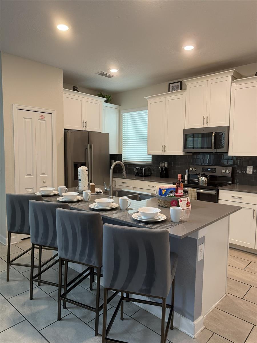 2833 Bookmark Drive — photo 9 of 33