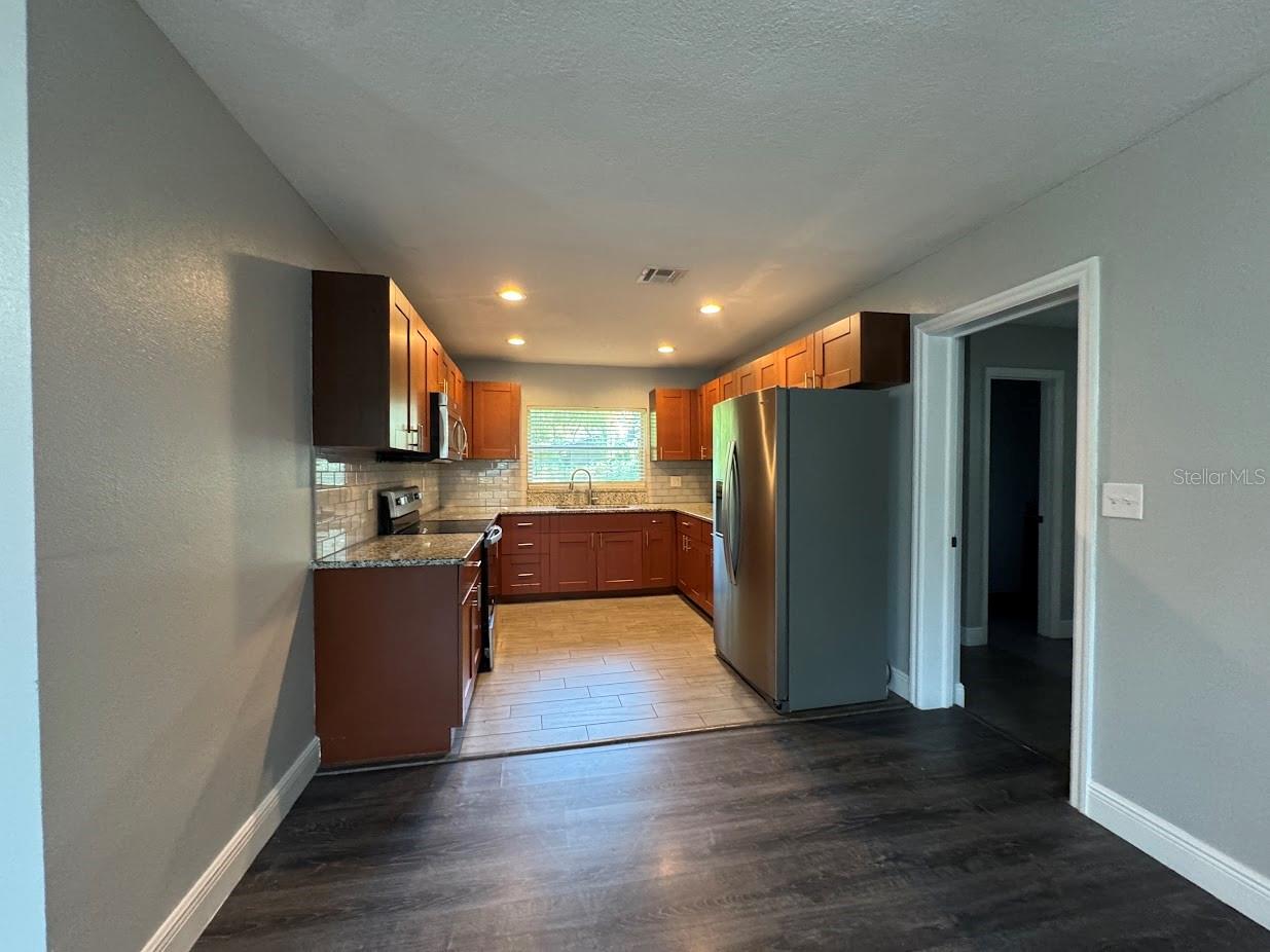 2125 CARLTON DRIVE photo 3