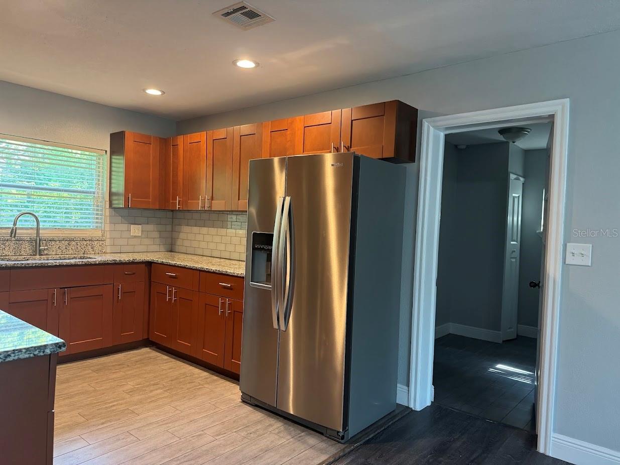 2125 CARLTON DRIVE photo 4