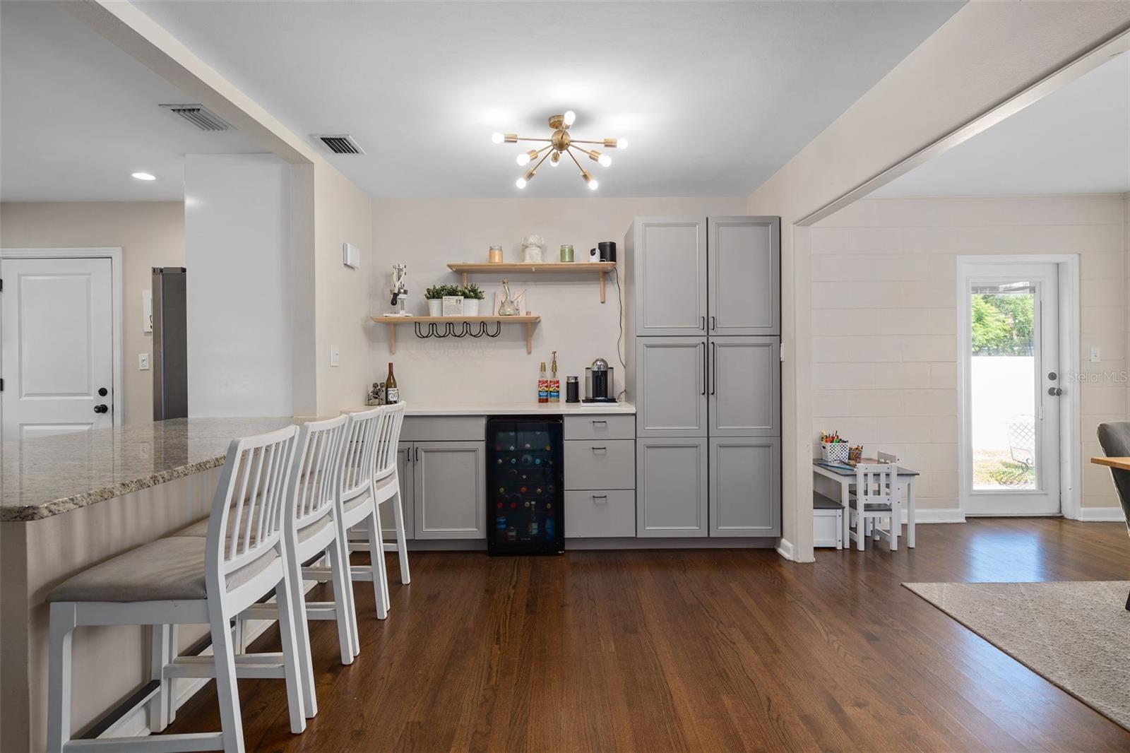 2907 VINE STREET photo 3
