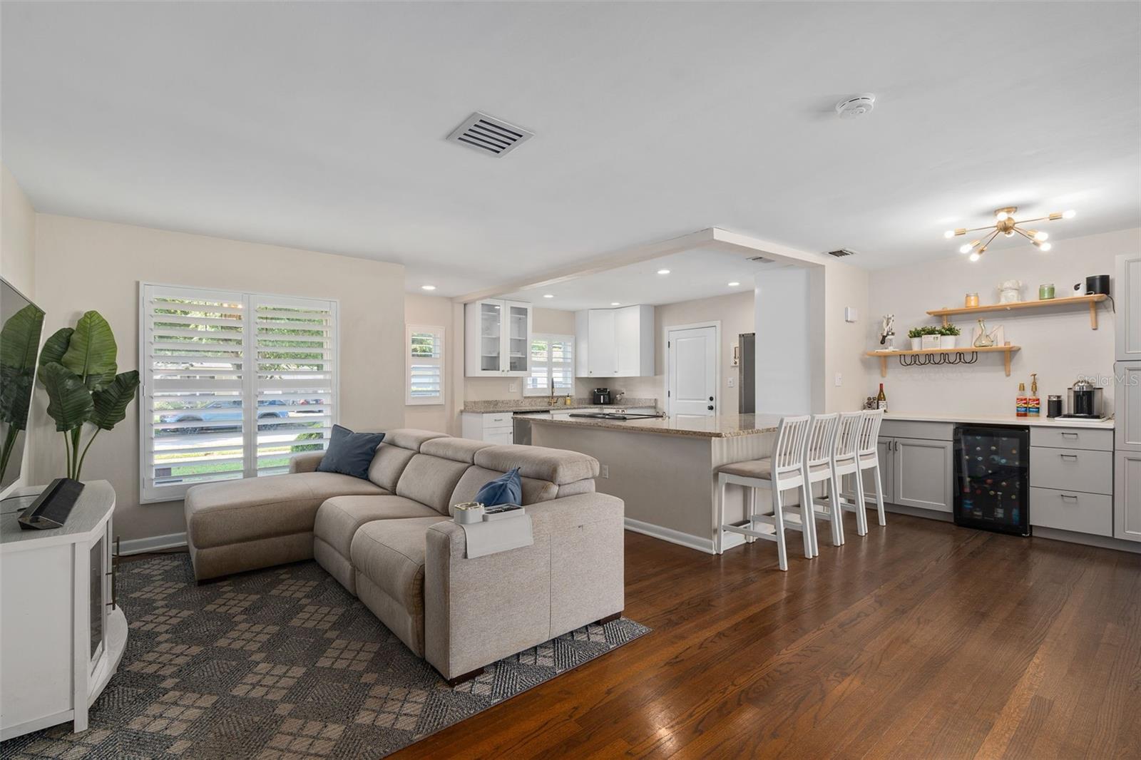 2907 VINE STREET photo 4