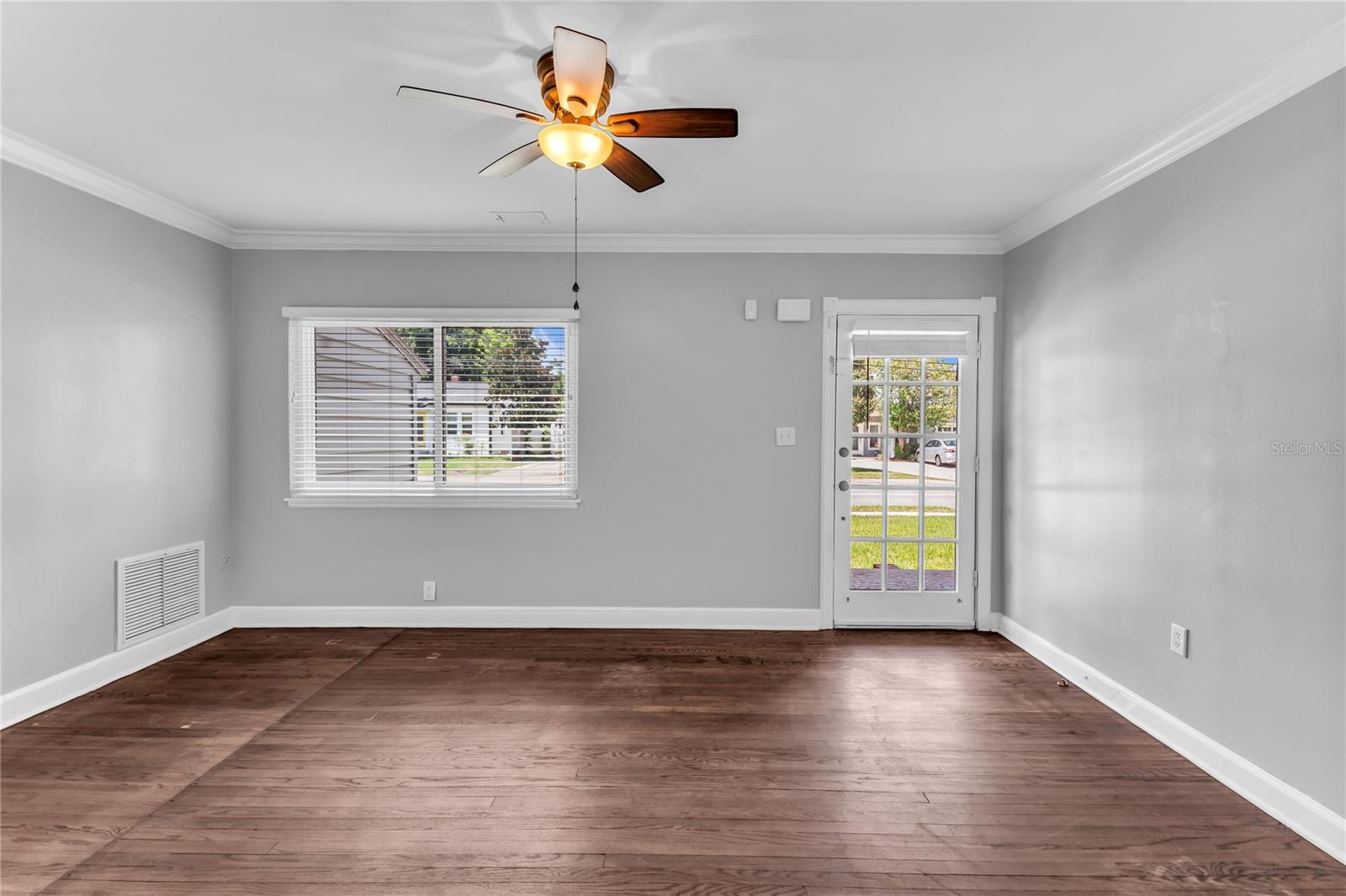 220 E GRANT STREET photo 4