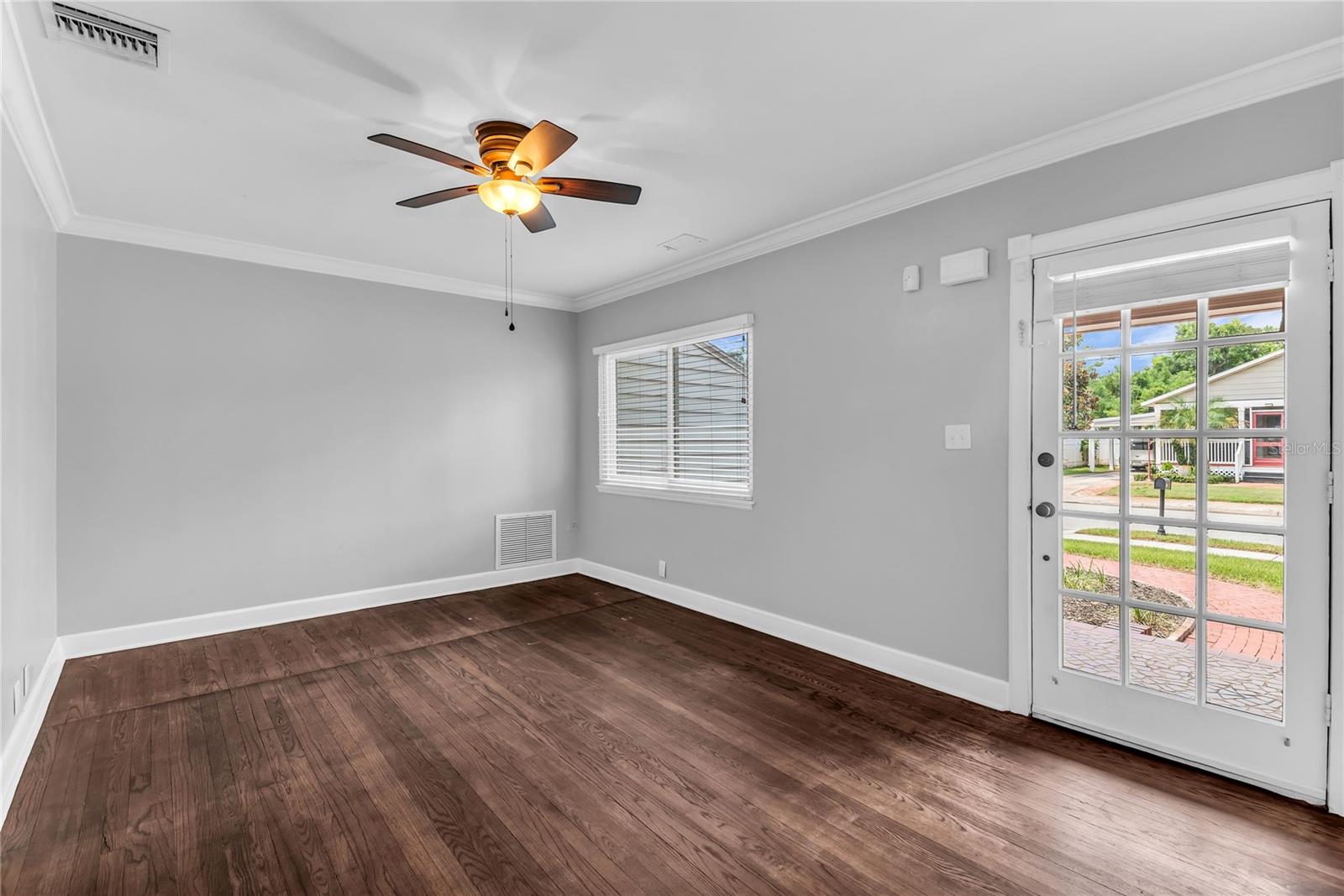 220 E GRANT STREET photo 5