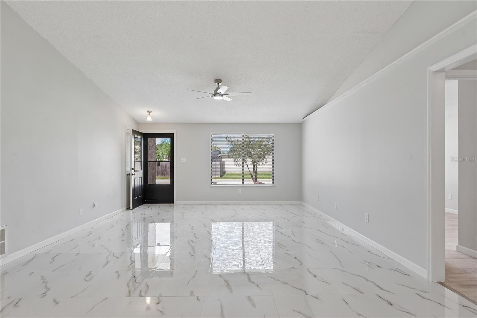 5588 GARDEN GROVE CIRCLE photo 2