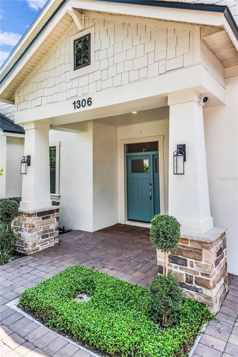 1306 W SMITH STREET photo 5
