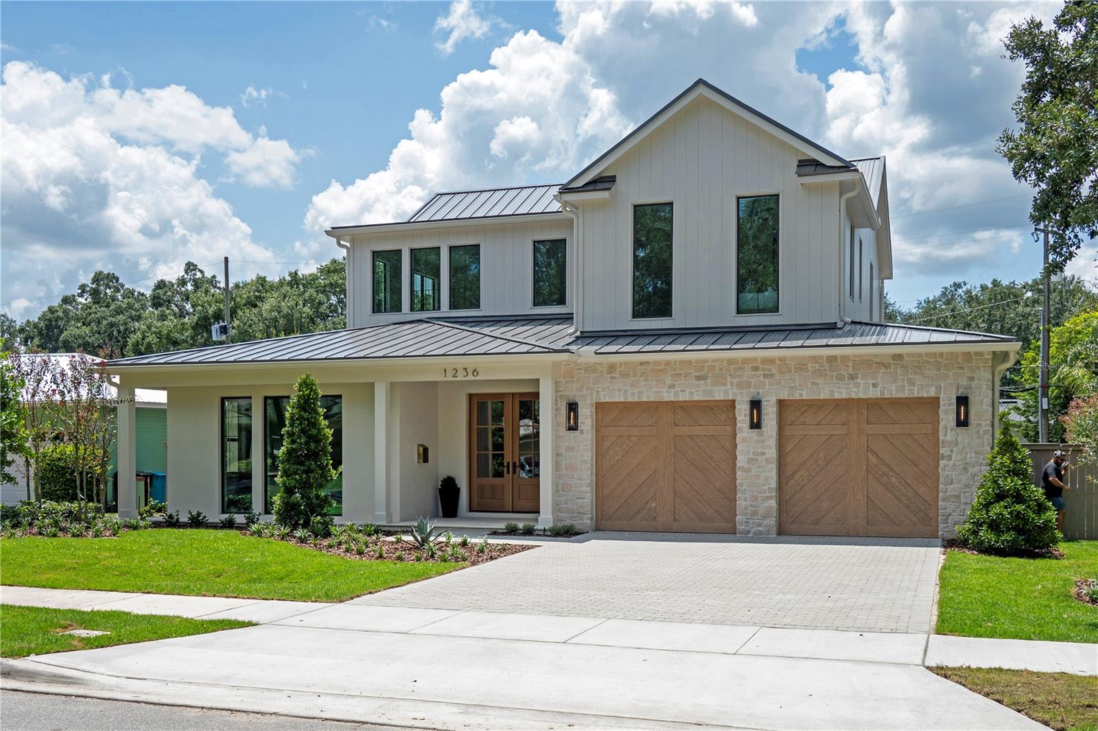 1236 CHICHESTER STREET photo 4