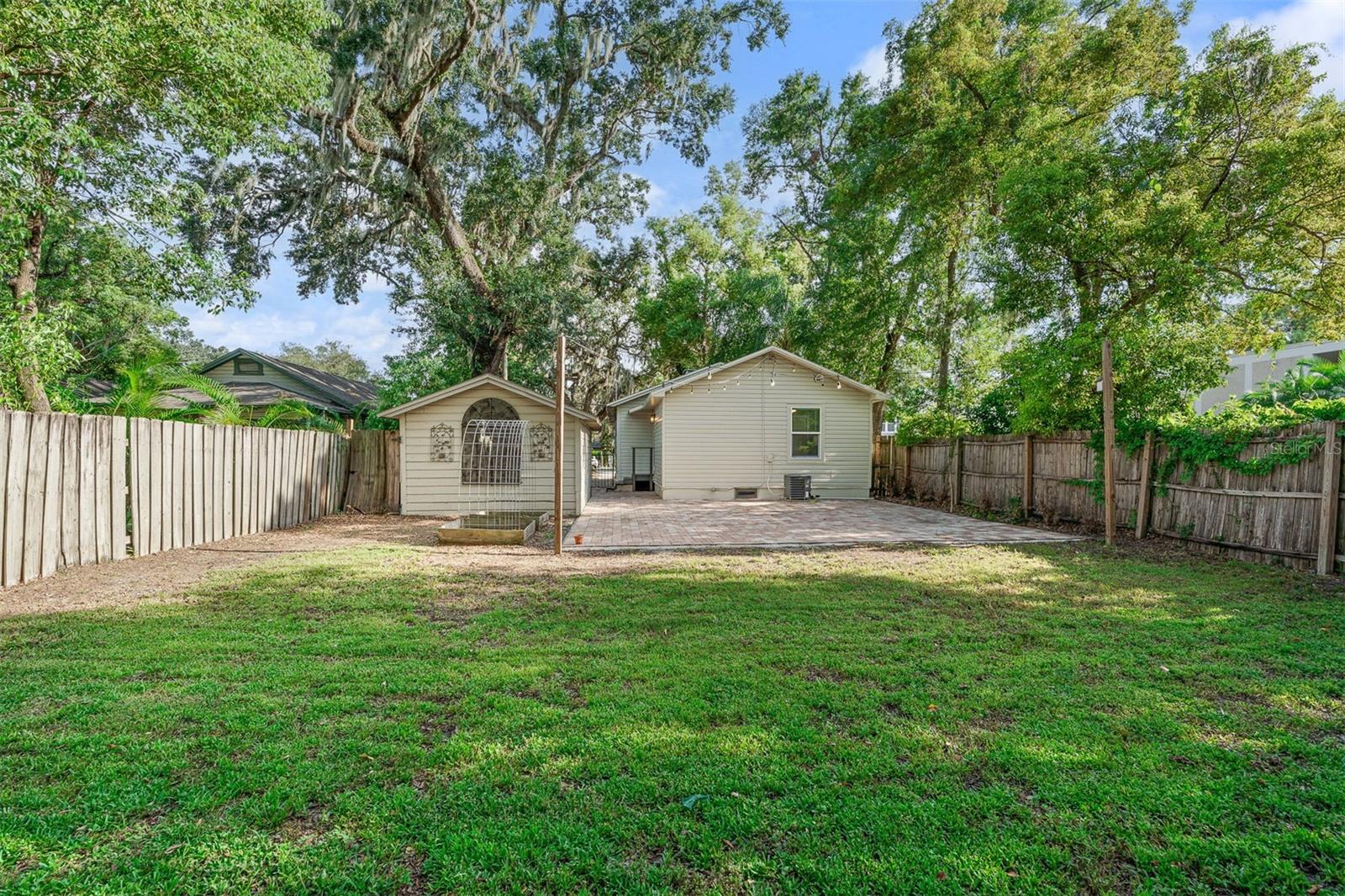 1615 E CONCORD STREET photo 2
