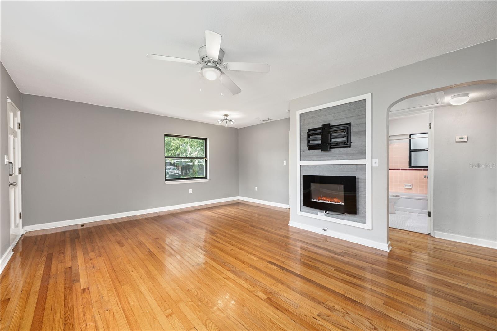 1103 BRIERCLIFF DRIVE photo 3