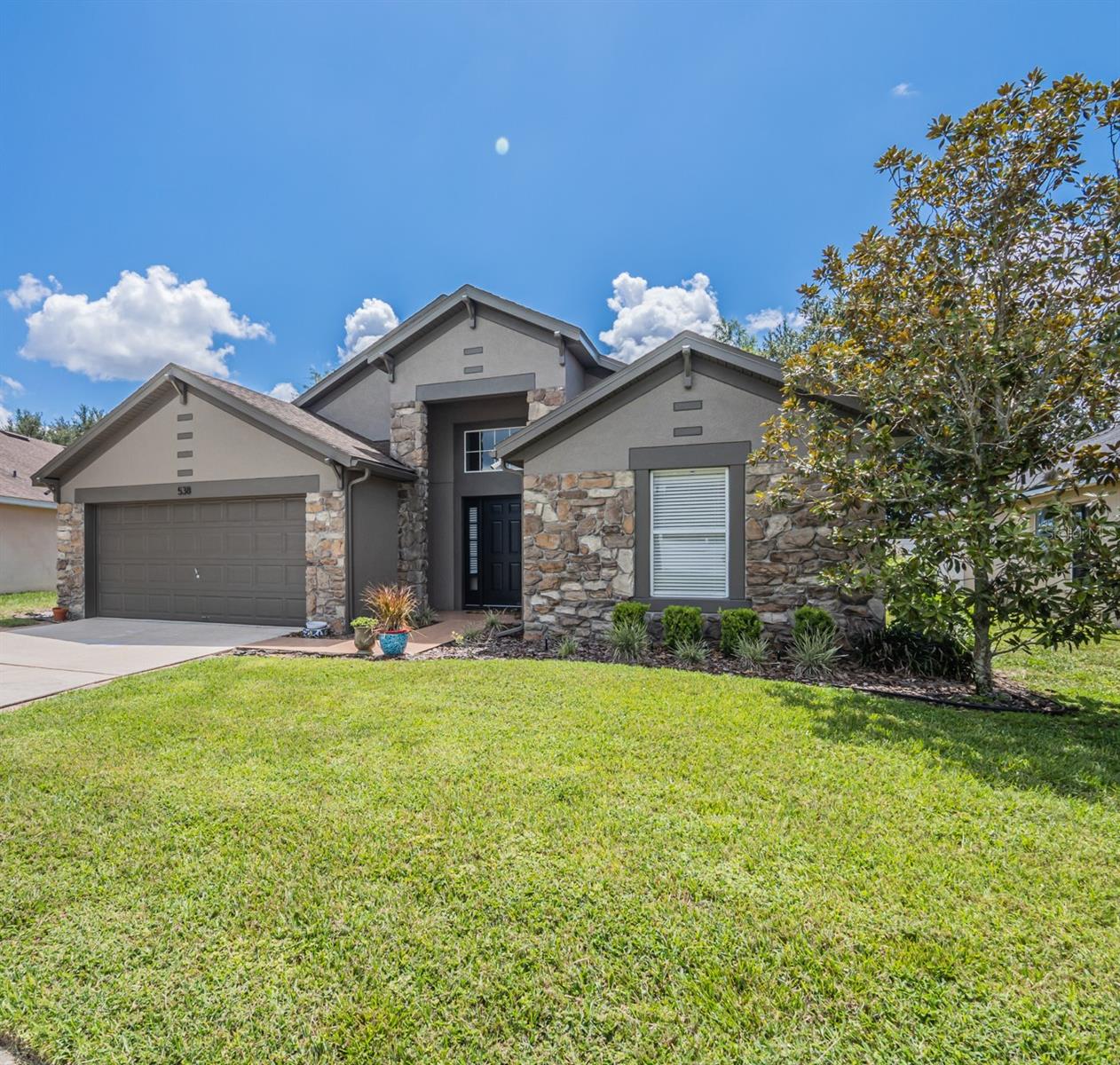 538 WINDSOR ESTATES DRIVE photo 3