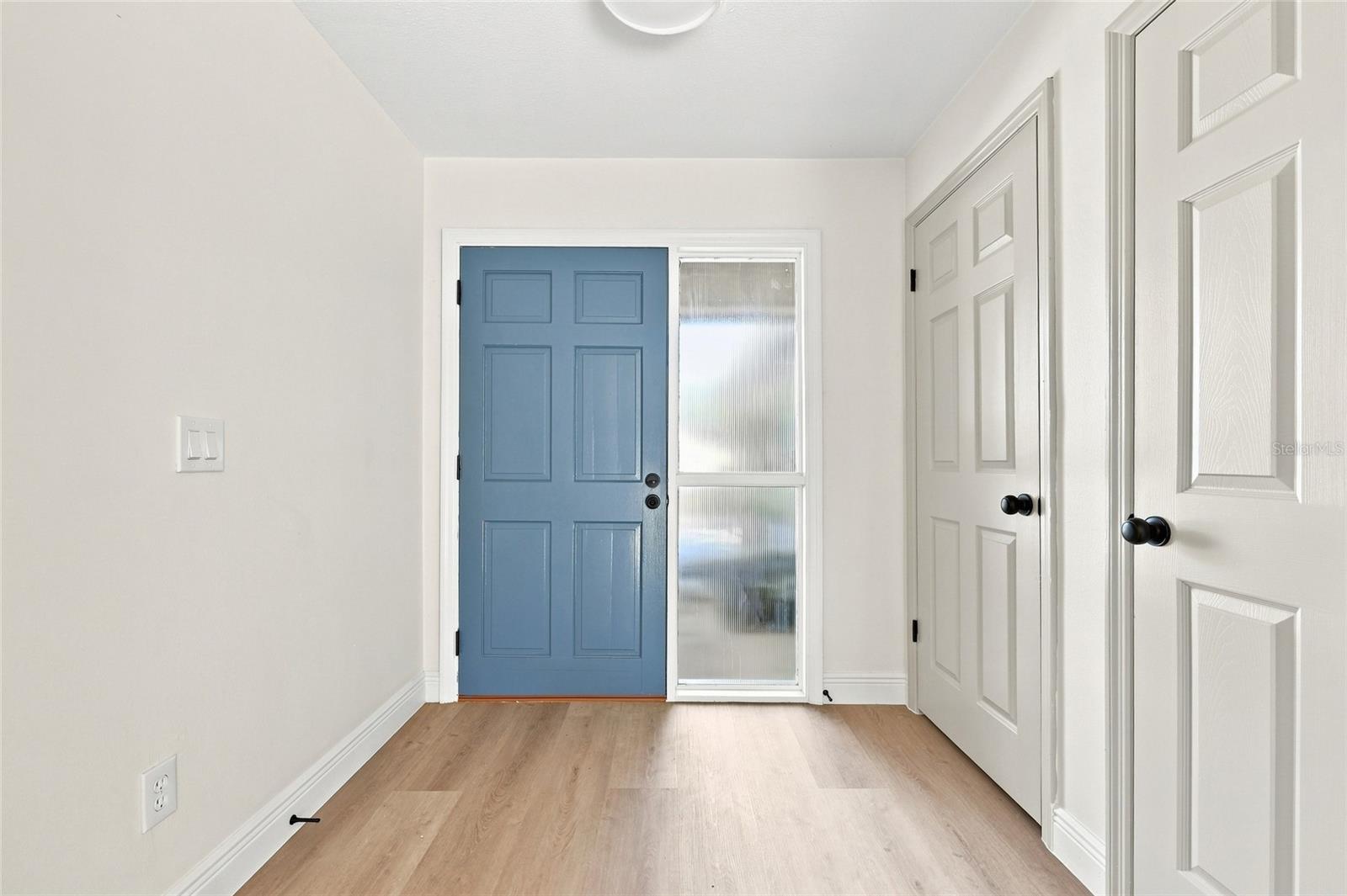 1011 MANCHESTER CIRCLE photo 5