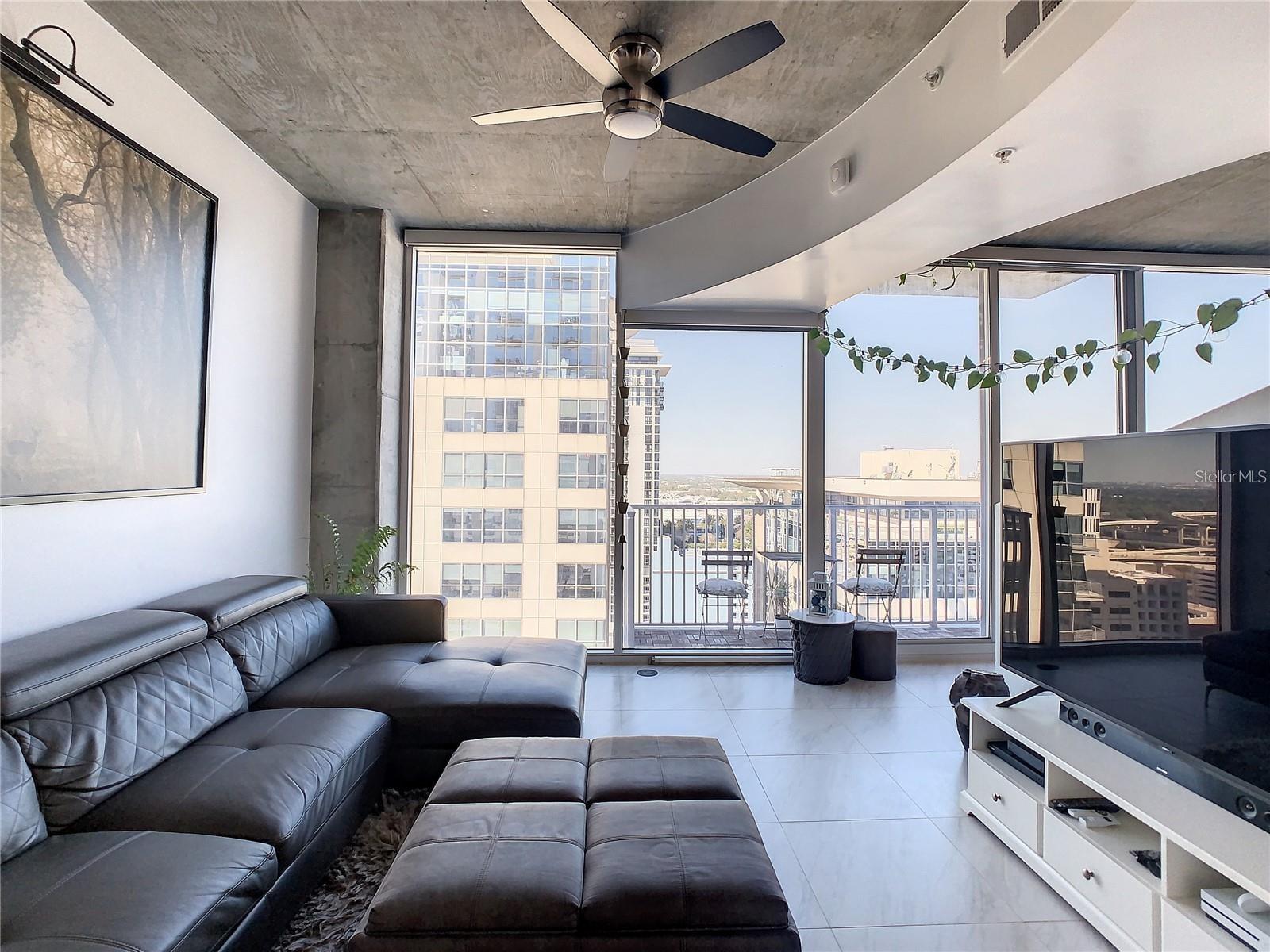 155 S COURT AVENUE #1810 photo 2