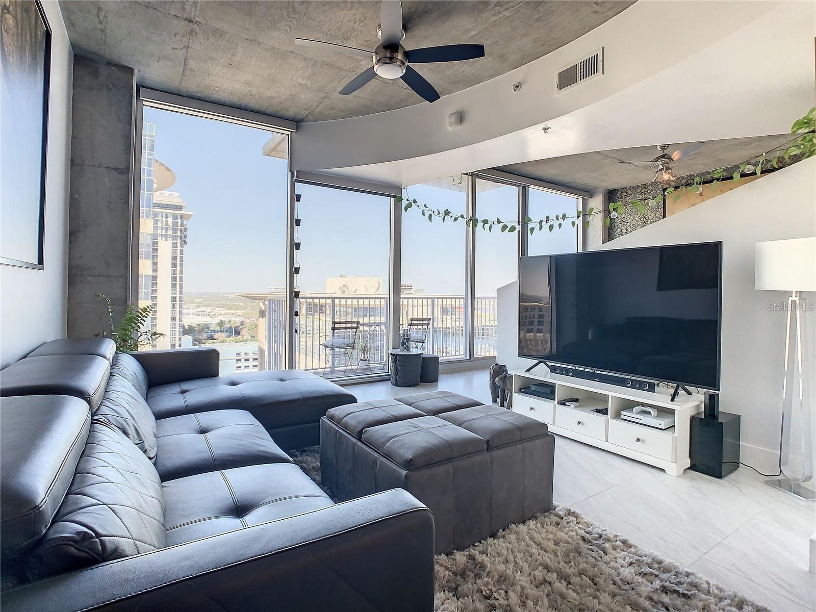 155 S COURT AVENUE #1810 photo 3