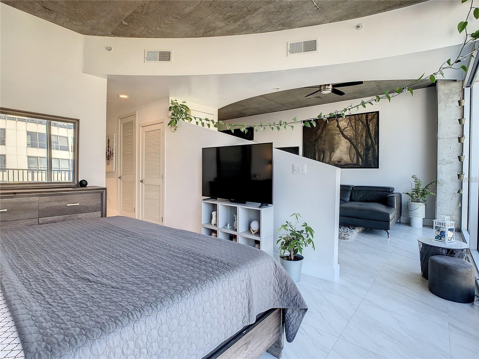 155 S COURT AVENUE #1810 photo 5