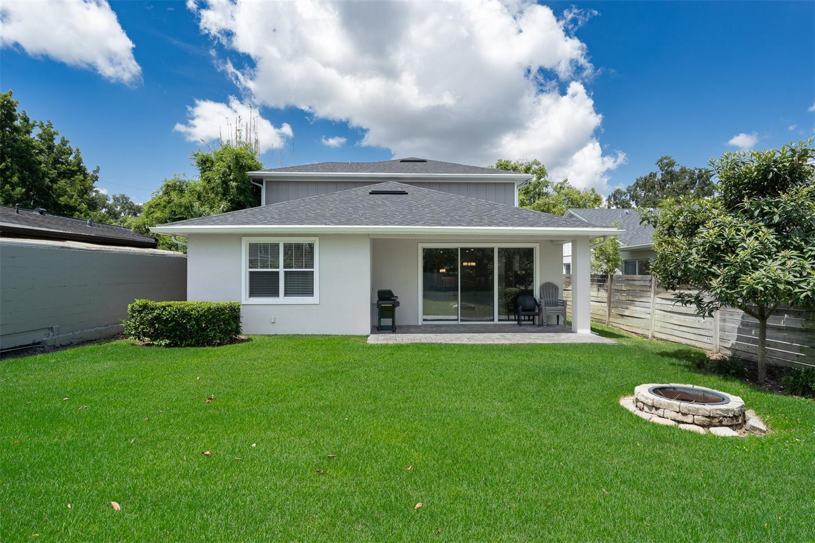 2327 S SHINE AVENUE photo 3