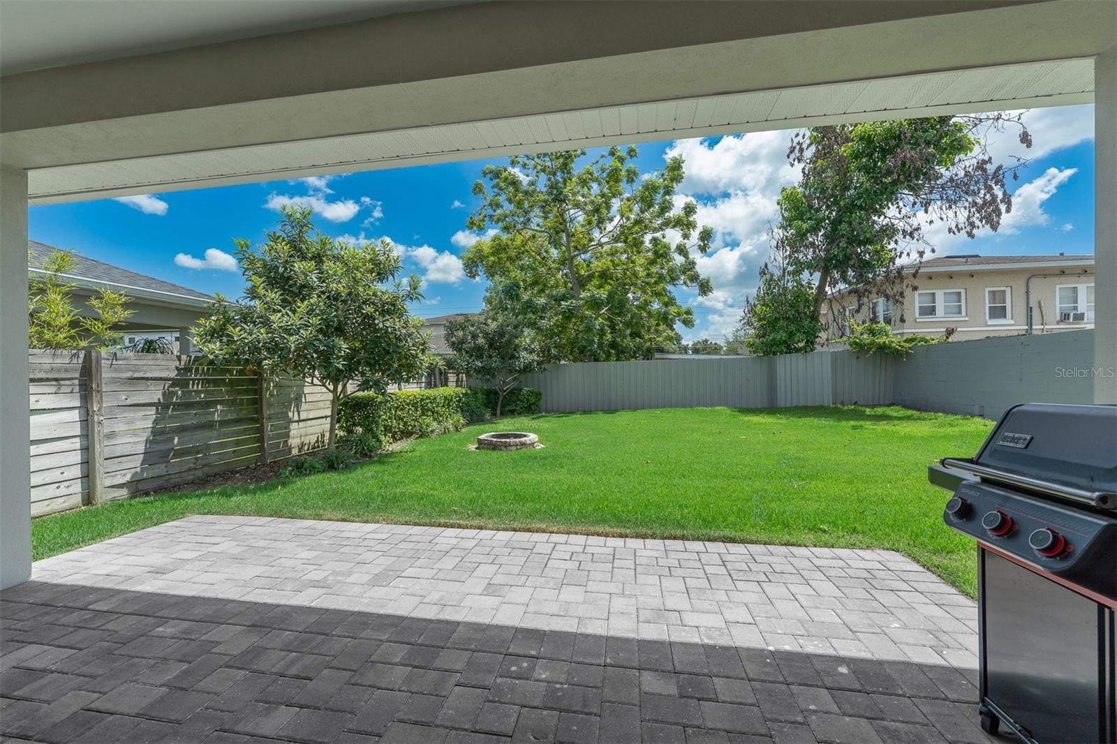 2327 S SHINE AVENUE photo 5