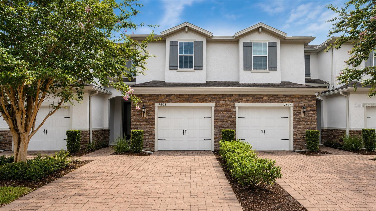 7605 ALOMA PINES COURT