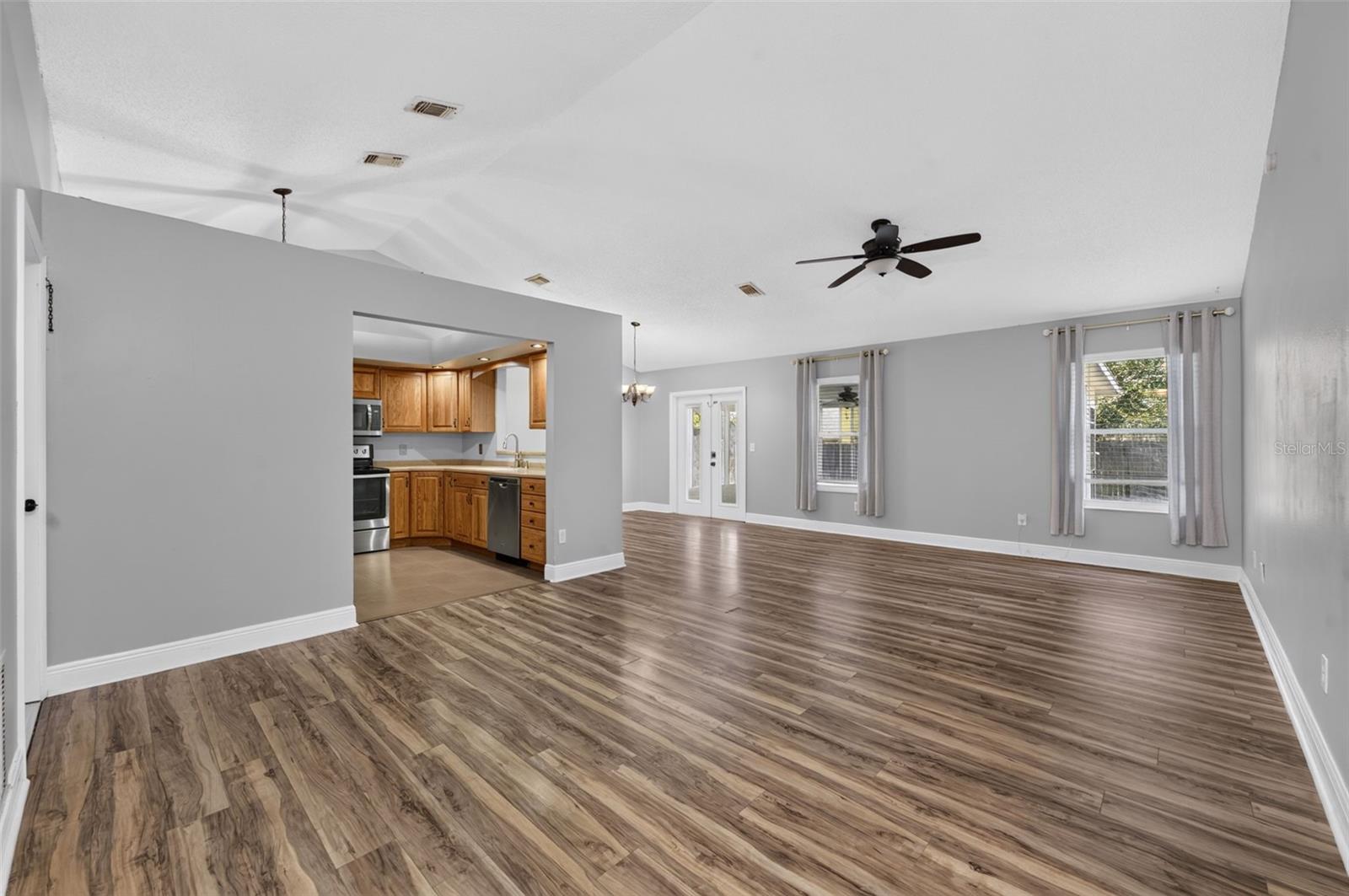 1022 WARD CIRCLE photo 4