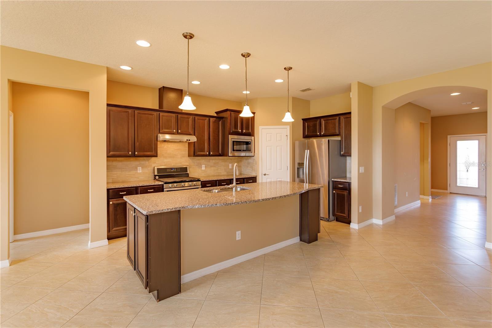 672 CORDOBA DRIVE photo 3