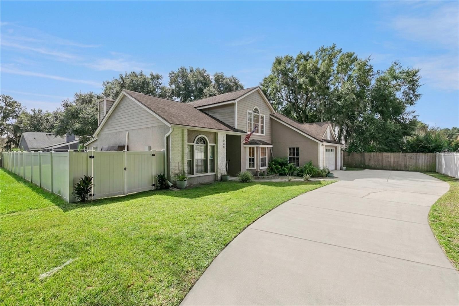 1068 BIG OAKS BOULEVARD photo 2