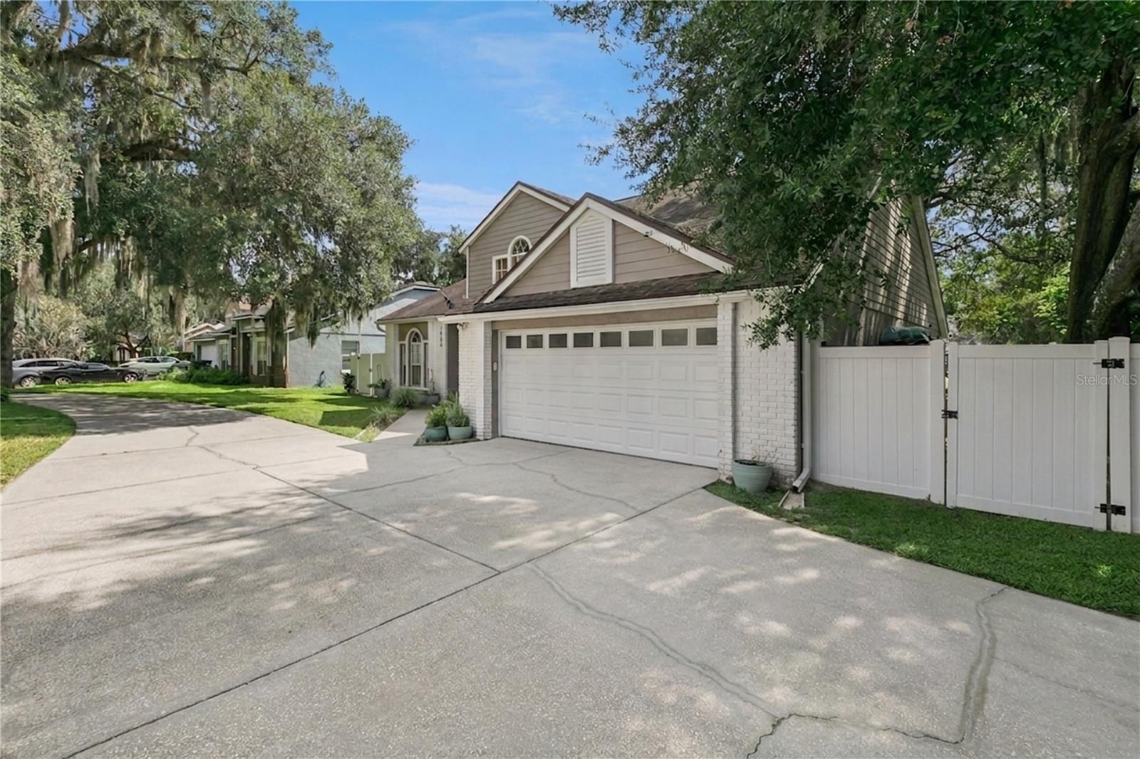 1068 BIG OAKS BOULEVARD photo 3