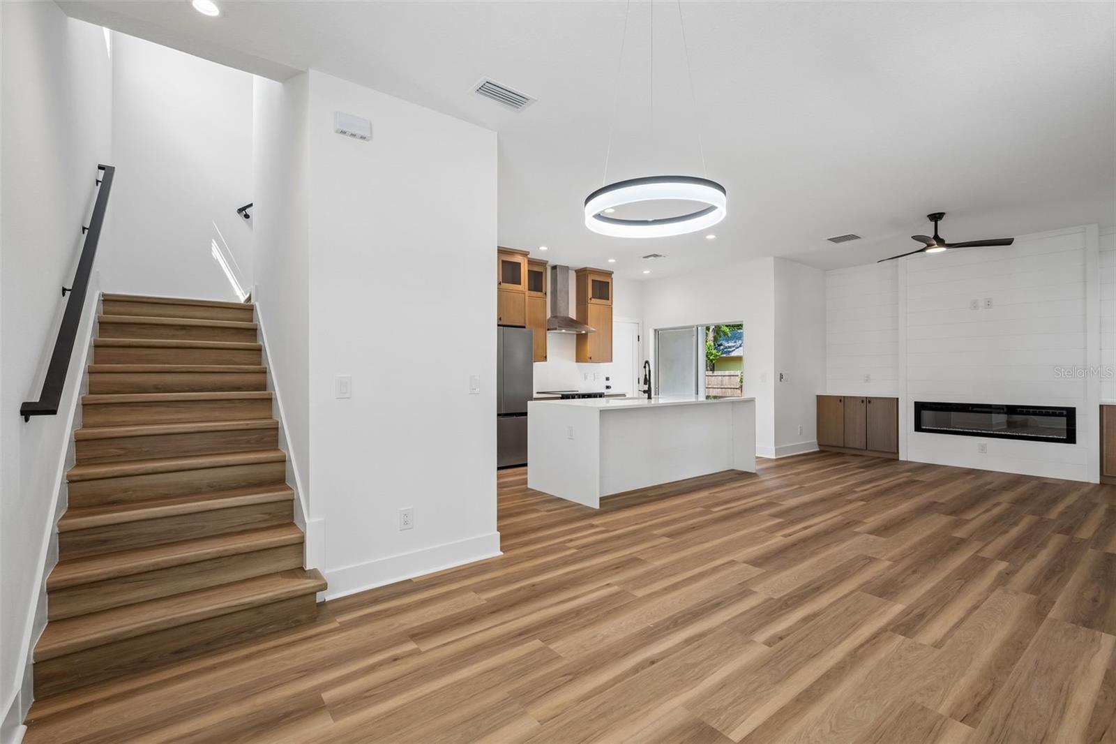 87 W MURIEL STREET photo 4