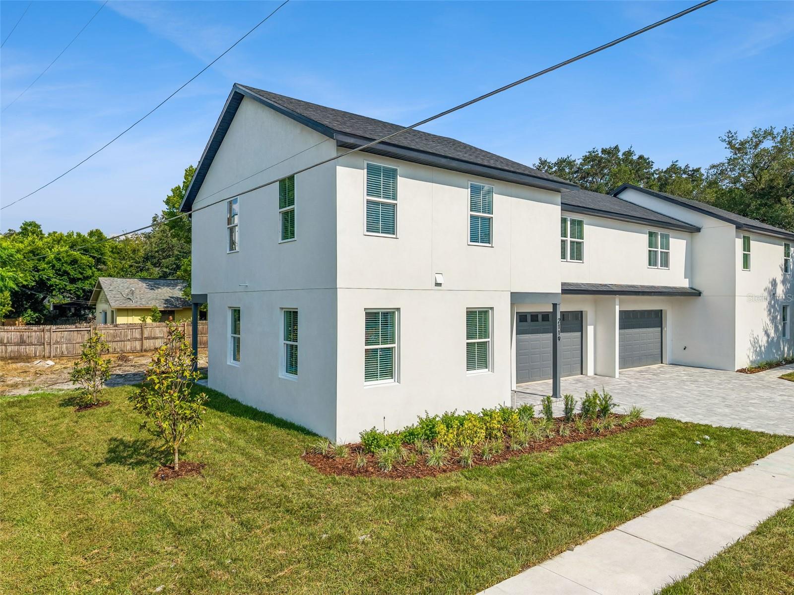 2119 W LUCERNE TERRACE photo 2