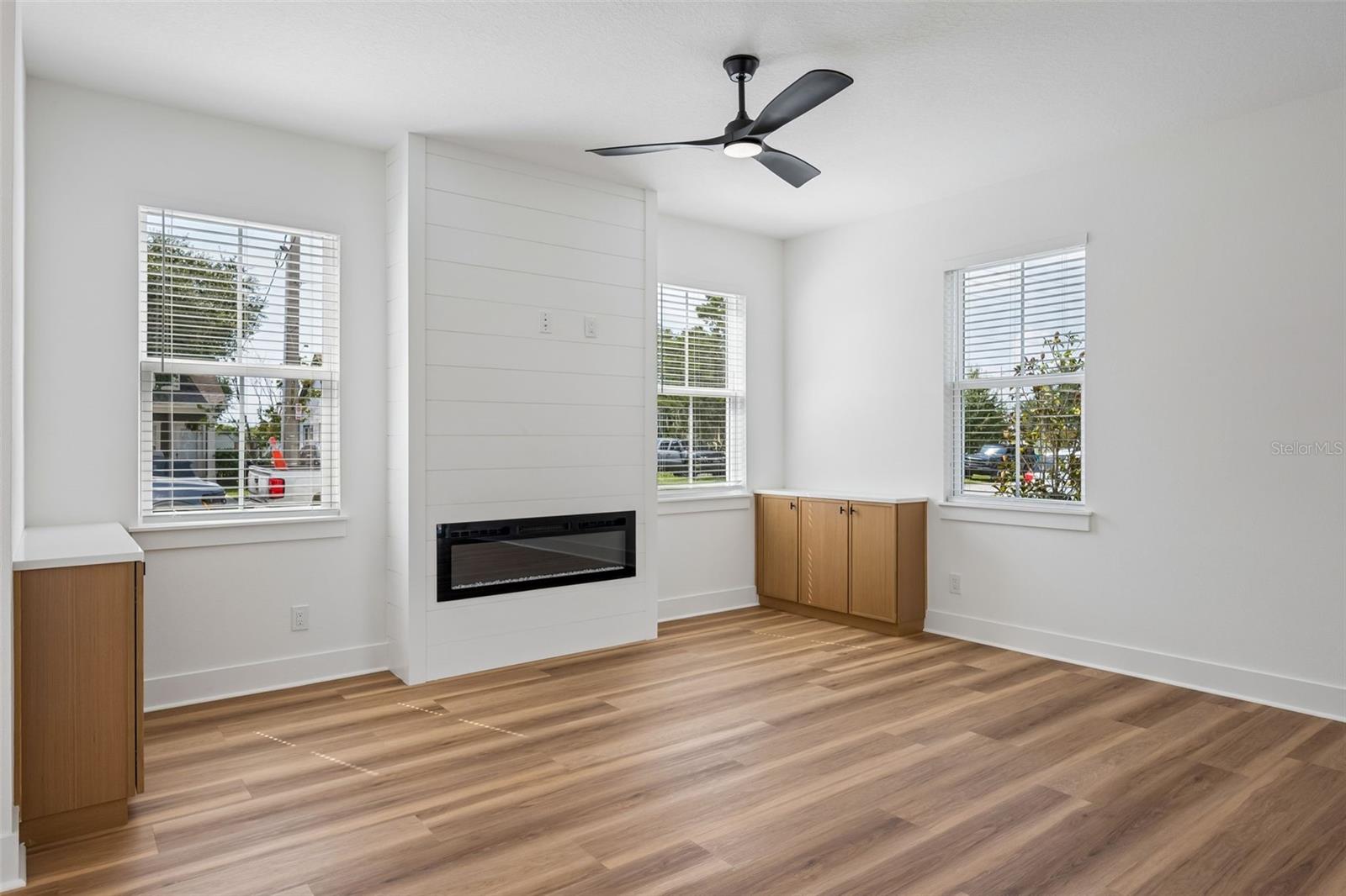 2119 W LUCERNE TERRACE photo 3