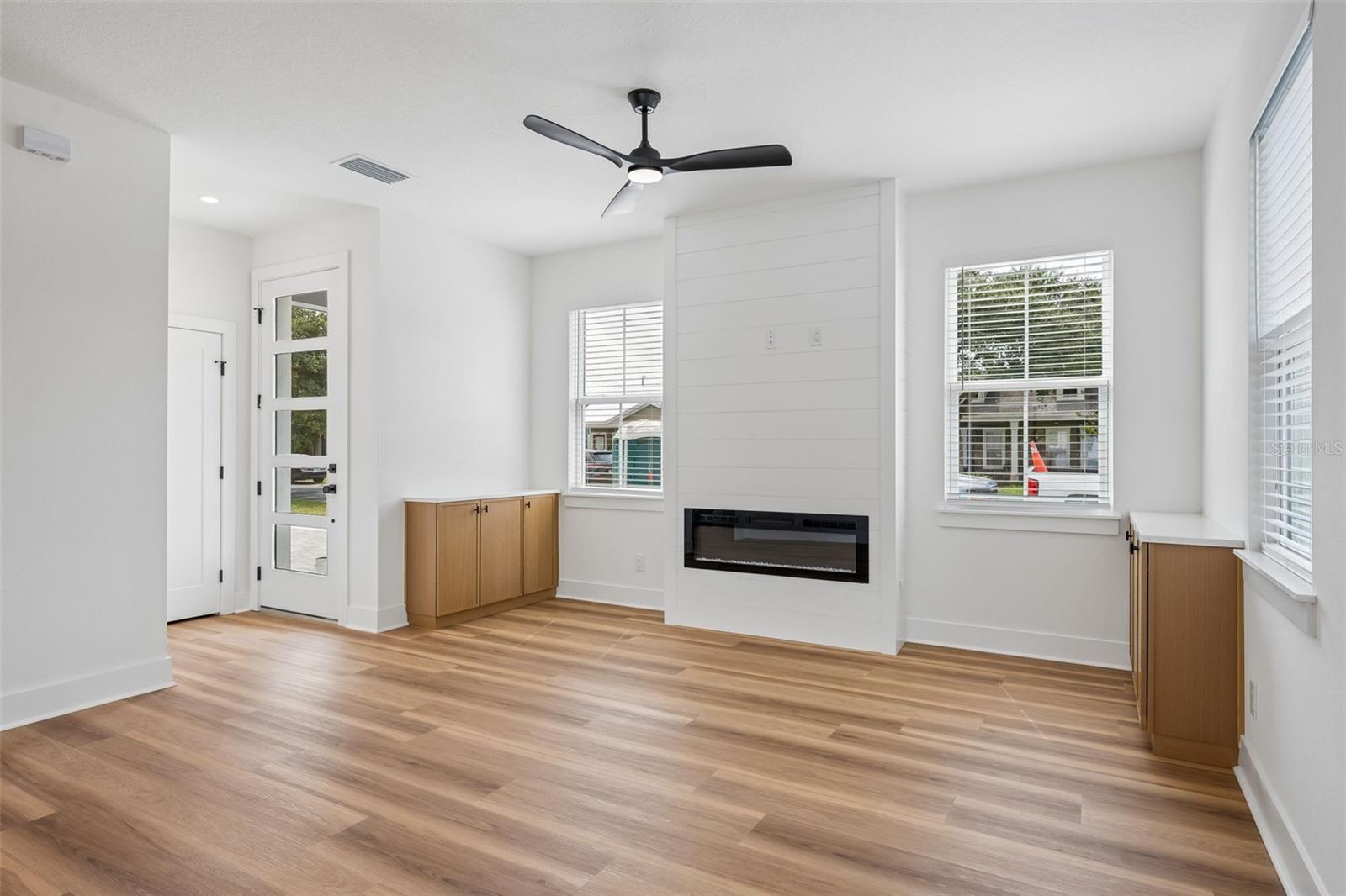 2119 W LUCERNE TERRACE photo 5