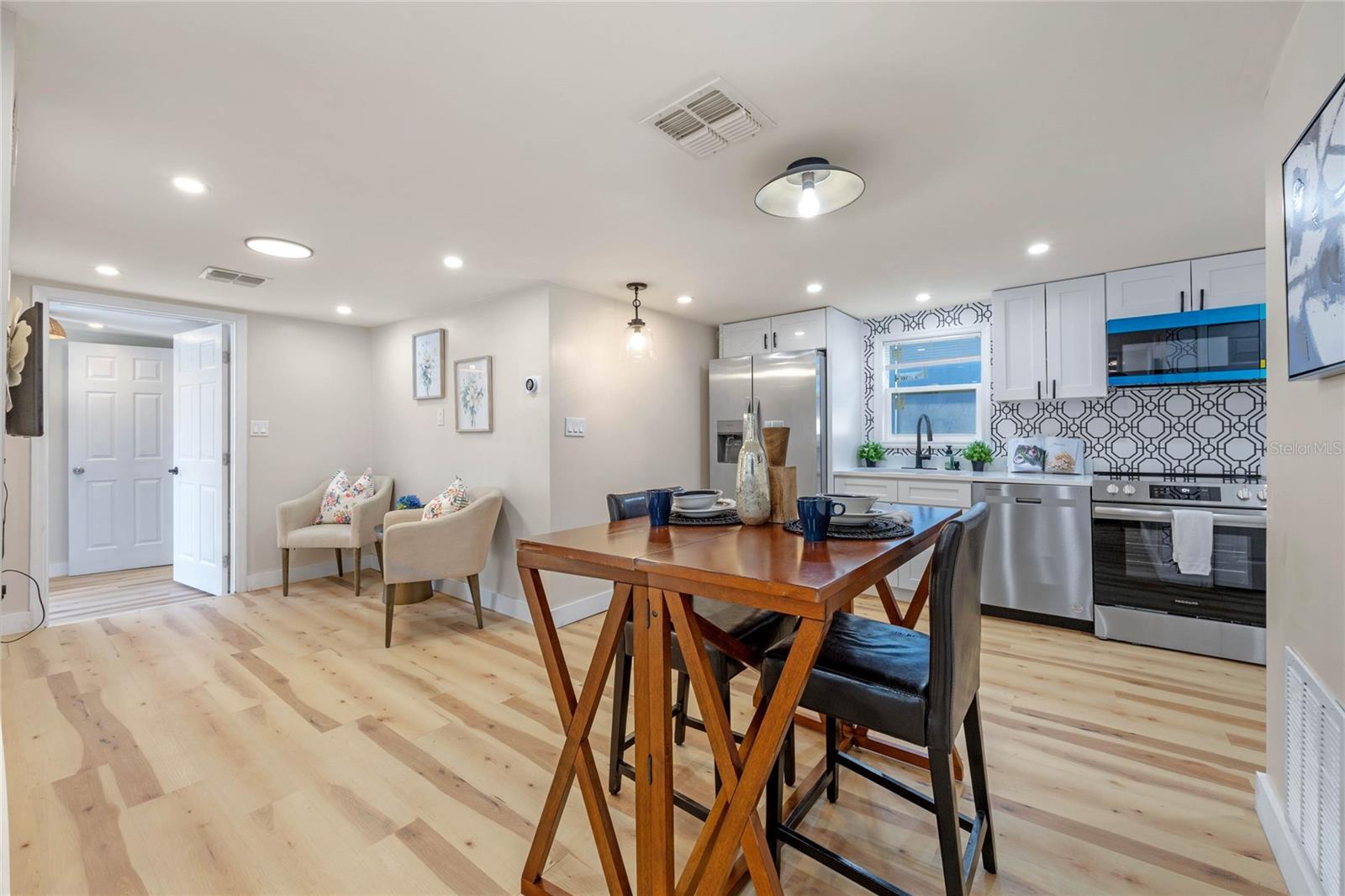 4809 THORPE AVENUE photo 3