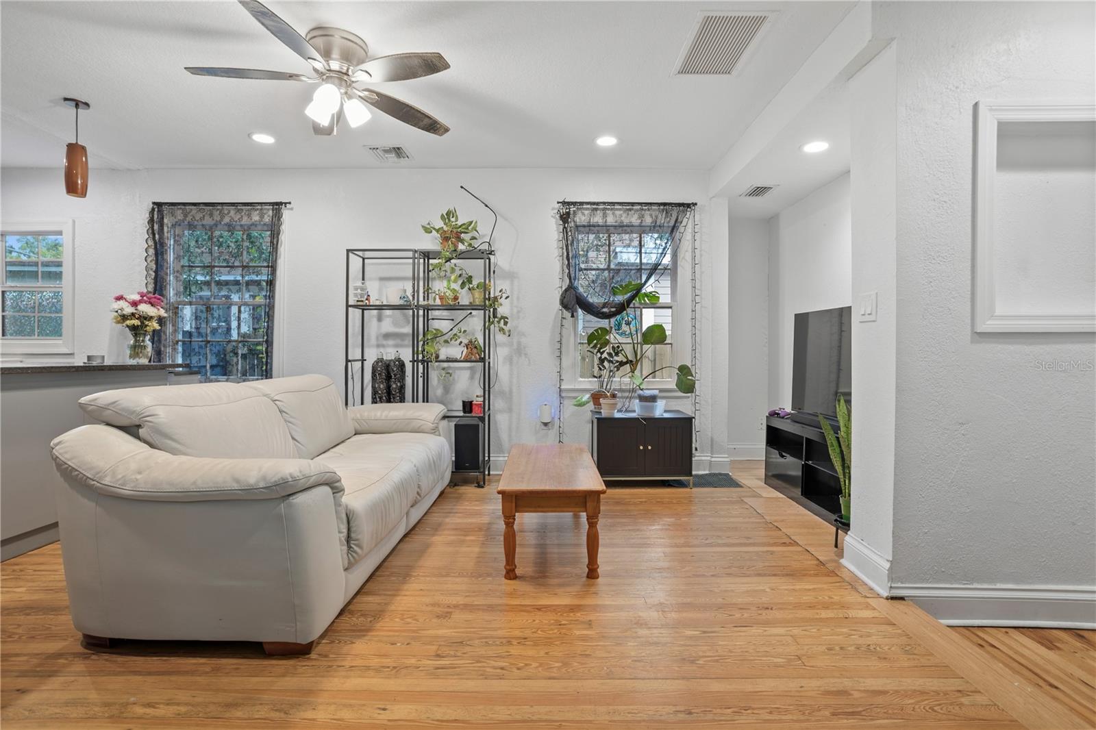 816 E JEFFERSON STREET photo 3