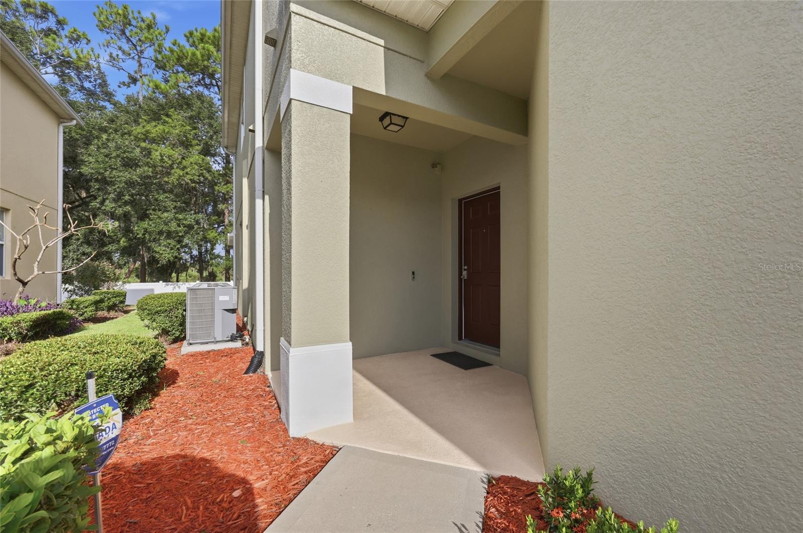 1424 SCARLET OAK LOOP photo 4