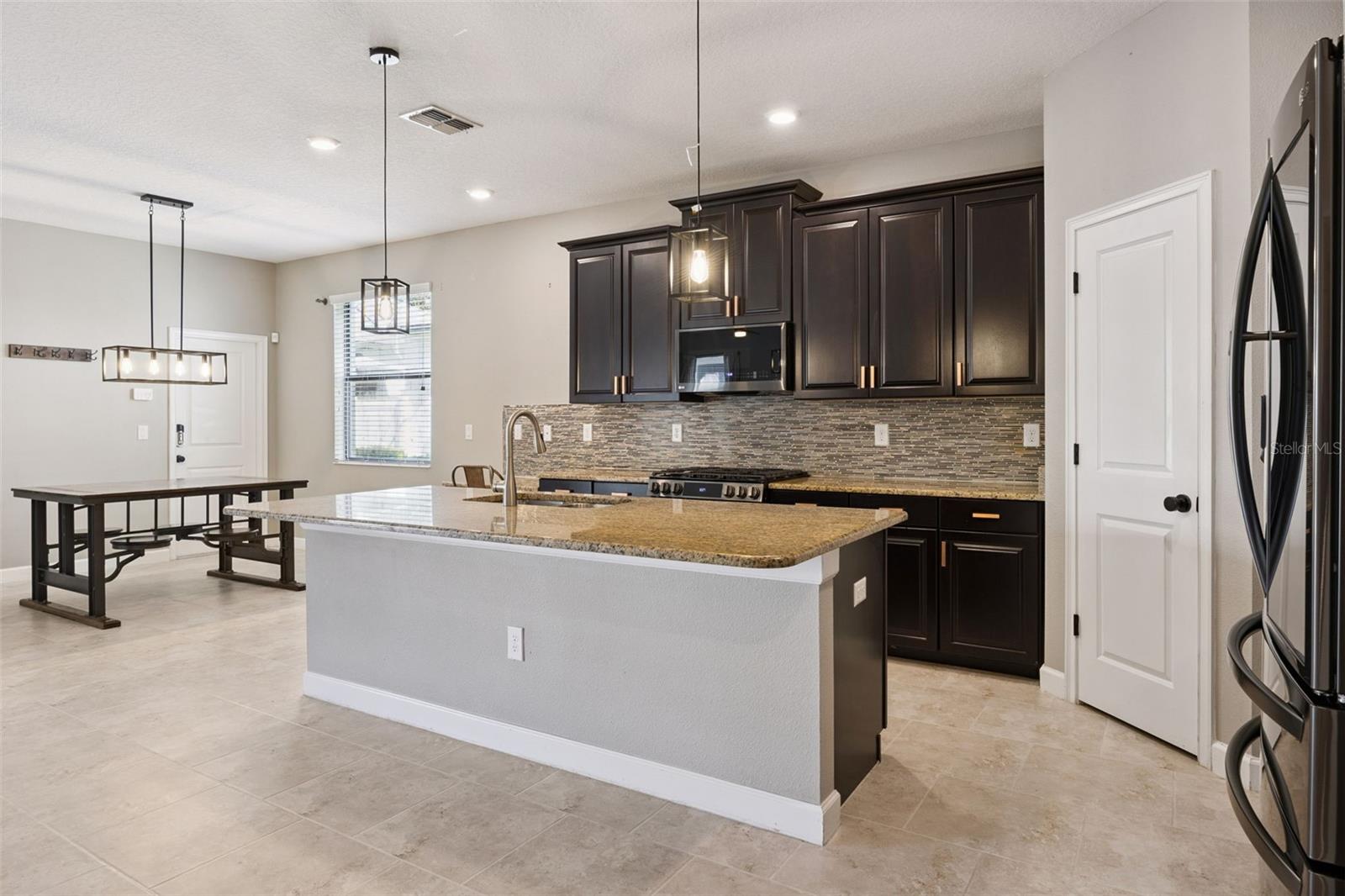 7618 BLUEJACK OAK DRIVE photo 5