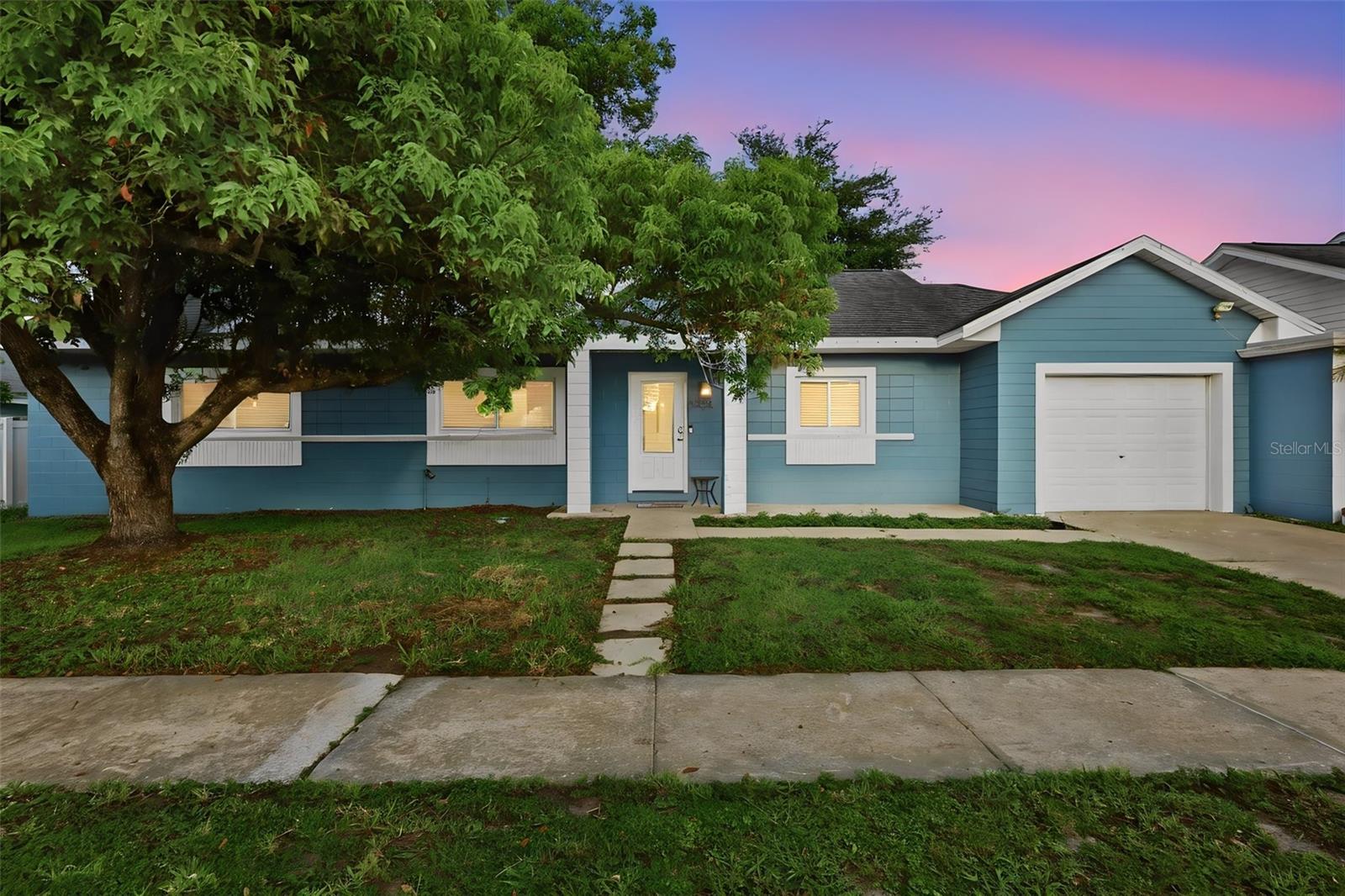 8405 OAK BLUFF DRIVE photo 2