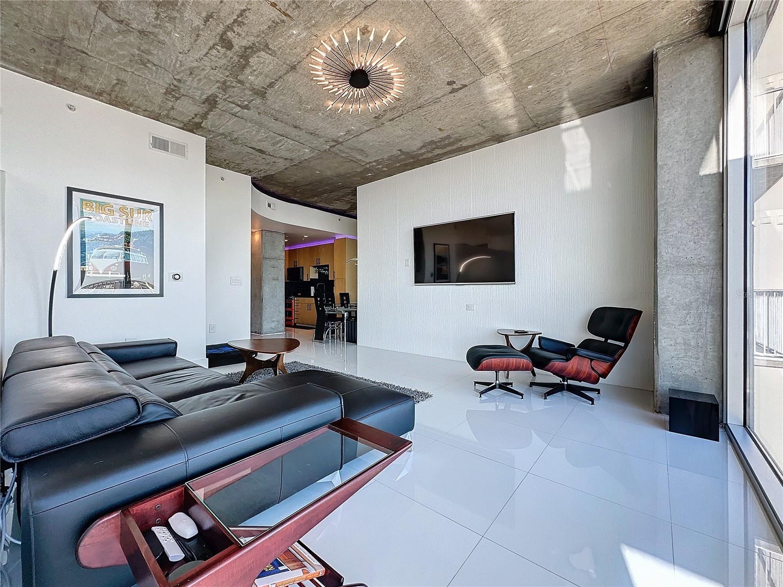 155 S COURT AVENUE #2111 photo 4