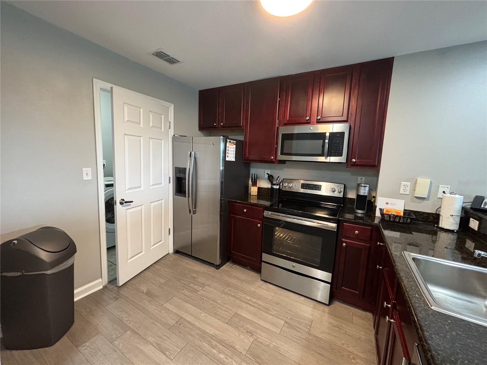 14501 GROVE RESORT AVENUE #1420 photo 5