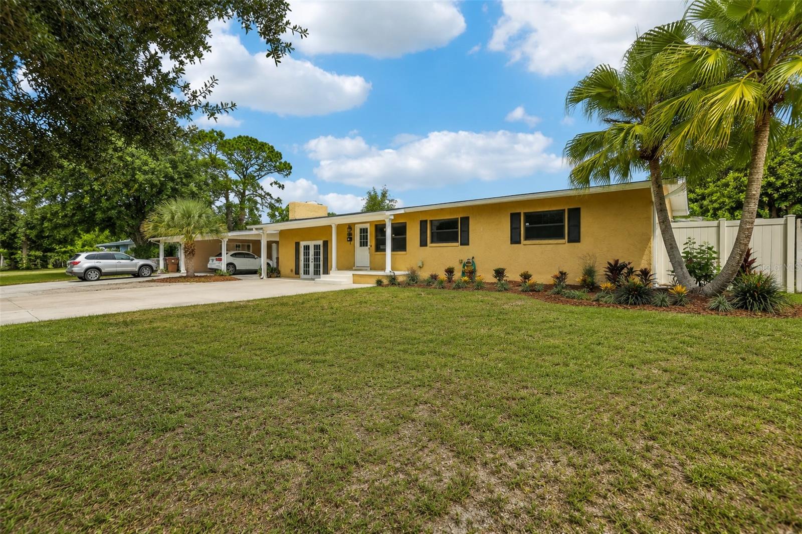 3707 PELICAN LANE photo 2