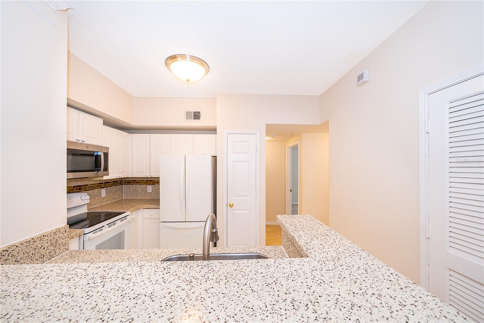 315 GRAND MAGNOLIA AVENUE #207 photo 5