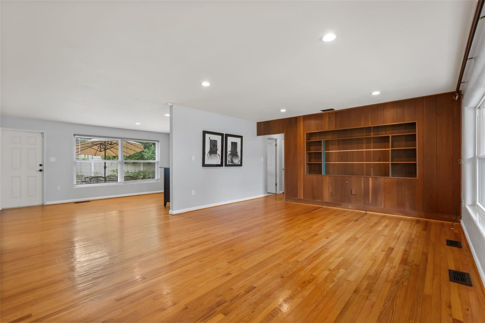 610 SWEETBRIAR ROAD photo 3