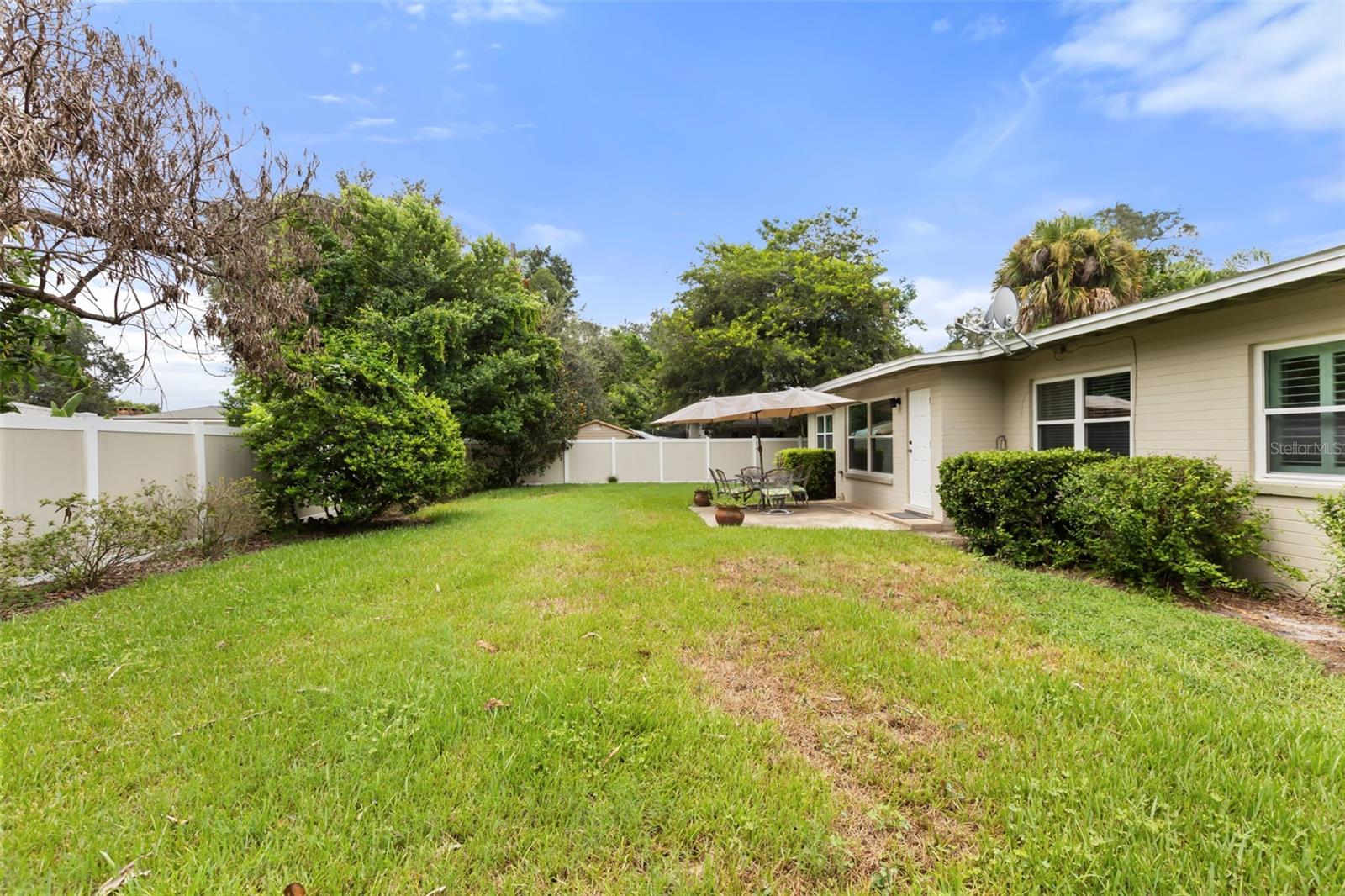 610 SWEETBRIAR ROAD photo 4