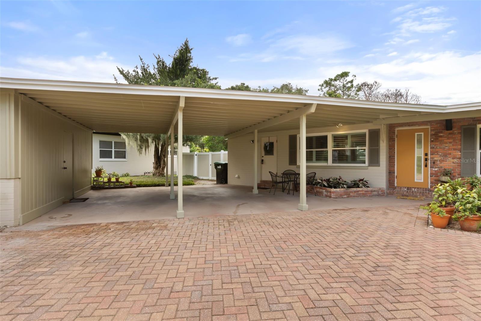 610 SWEETBRIAR ROAD photo 5