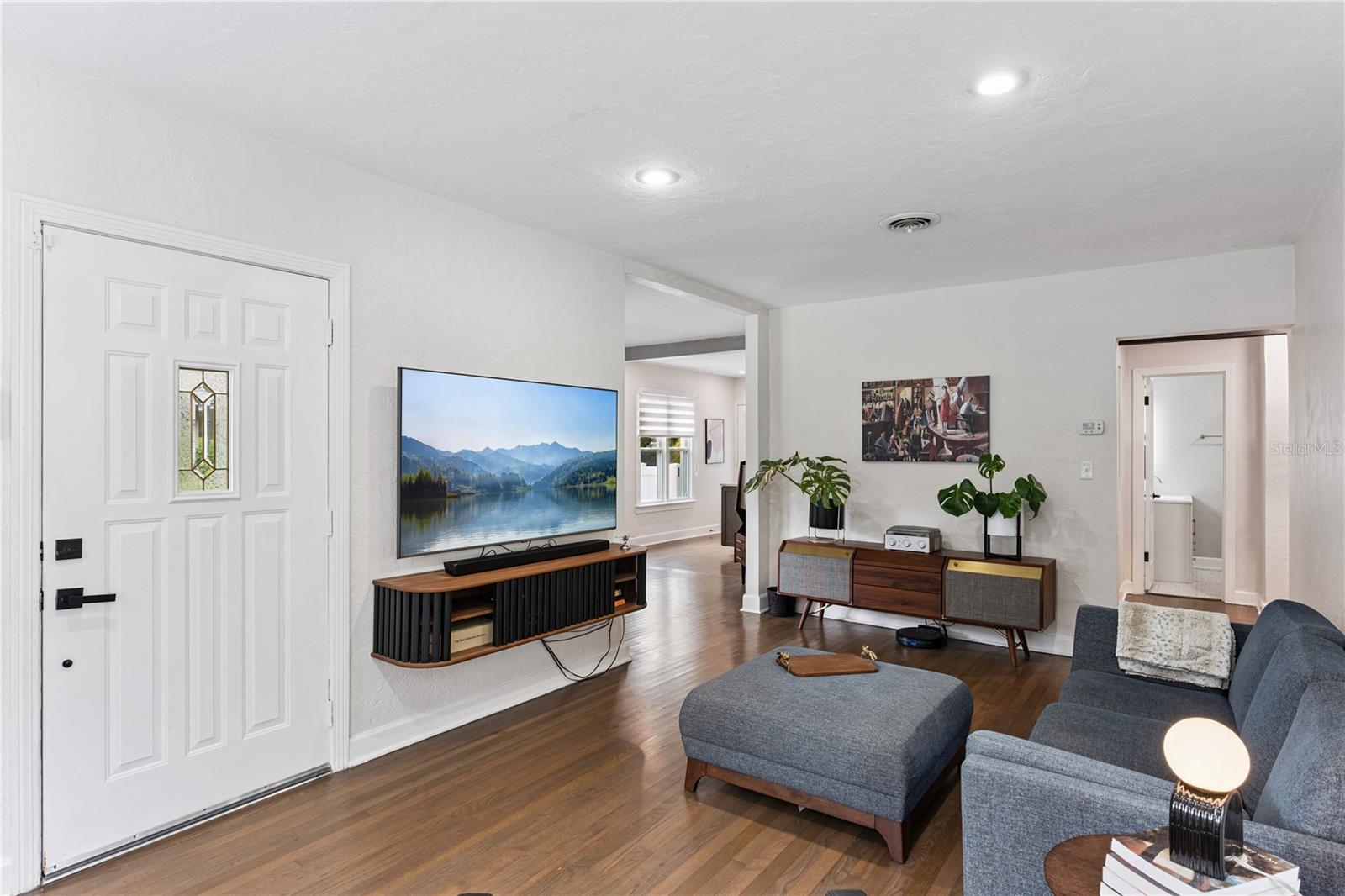 1500 E HARWOOD STREET photo 4
