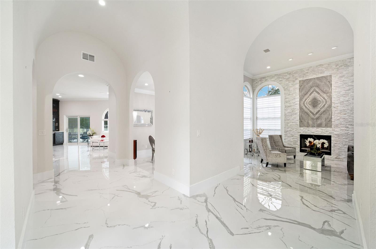 5050 ISLEWORTH COUNTRY CLUB DRIVE photo 3