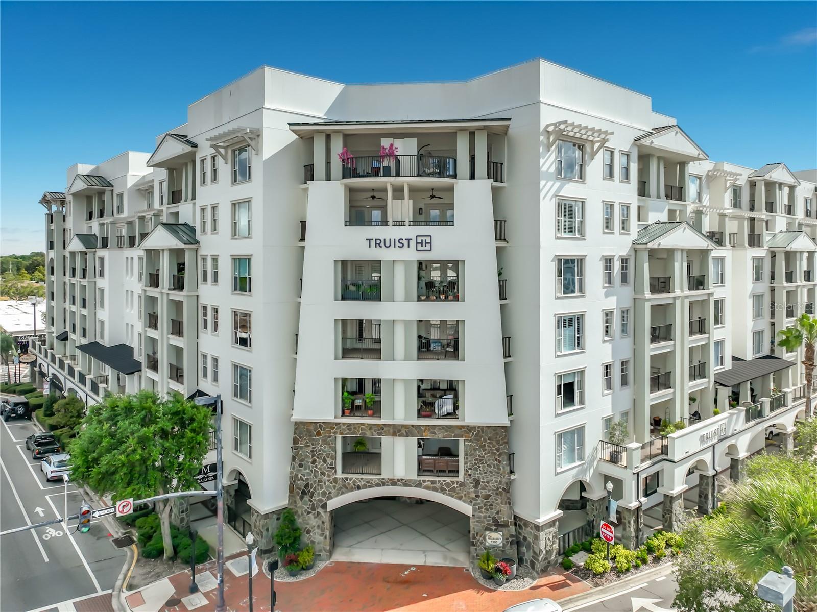 2305 EDGEWATER DRIVE