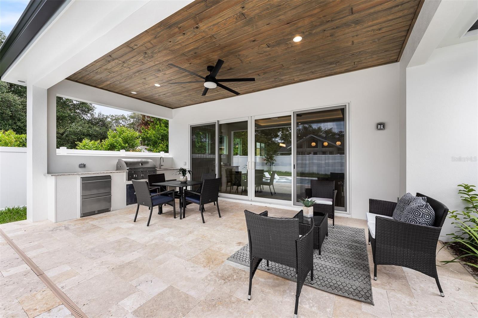 726 GOLFVIEW STREET photo 3