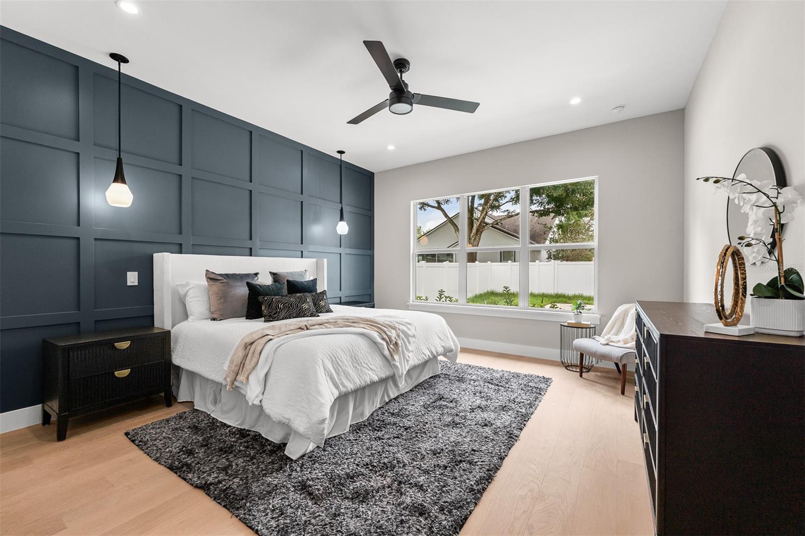 726 GOLFVIEW STREET photo 4