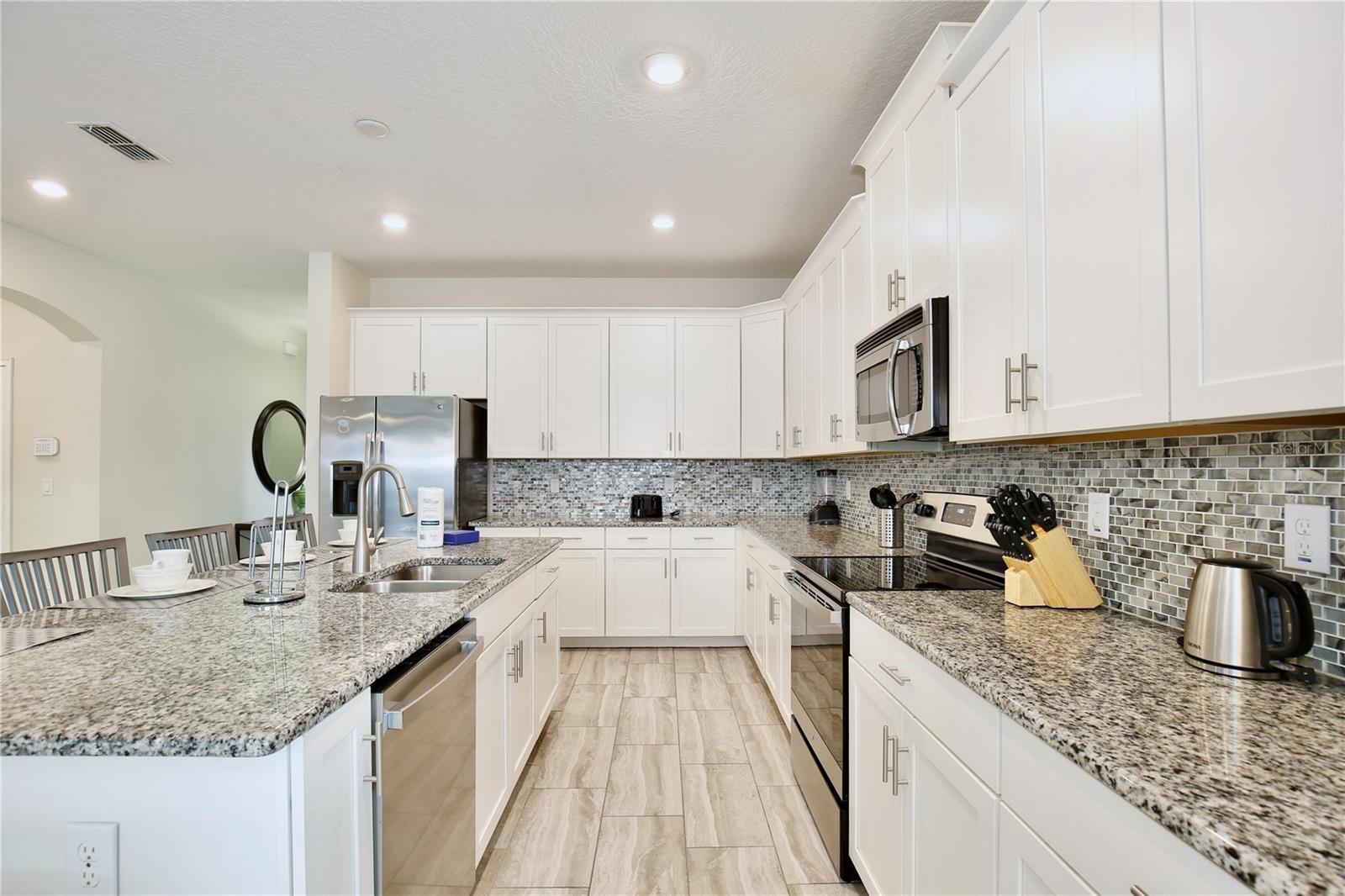 4710 Kings Castle Circle — photo 10 of 60