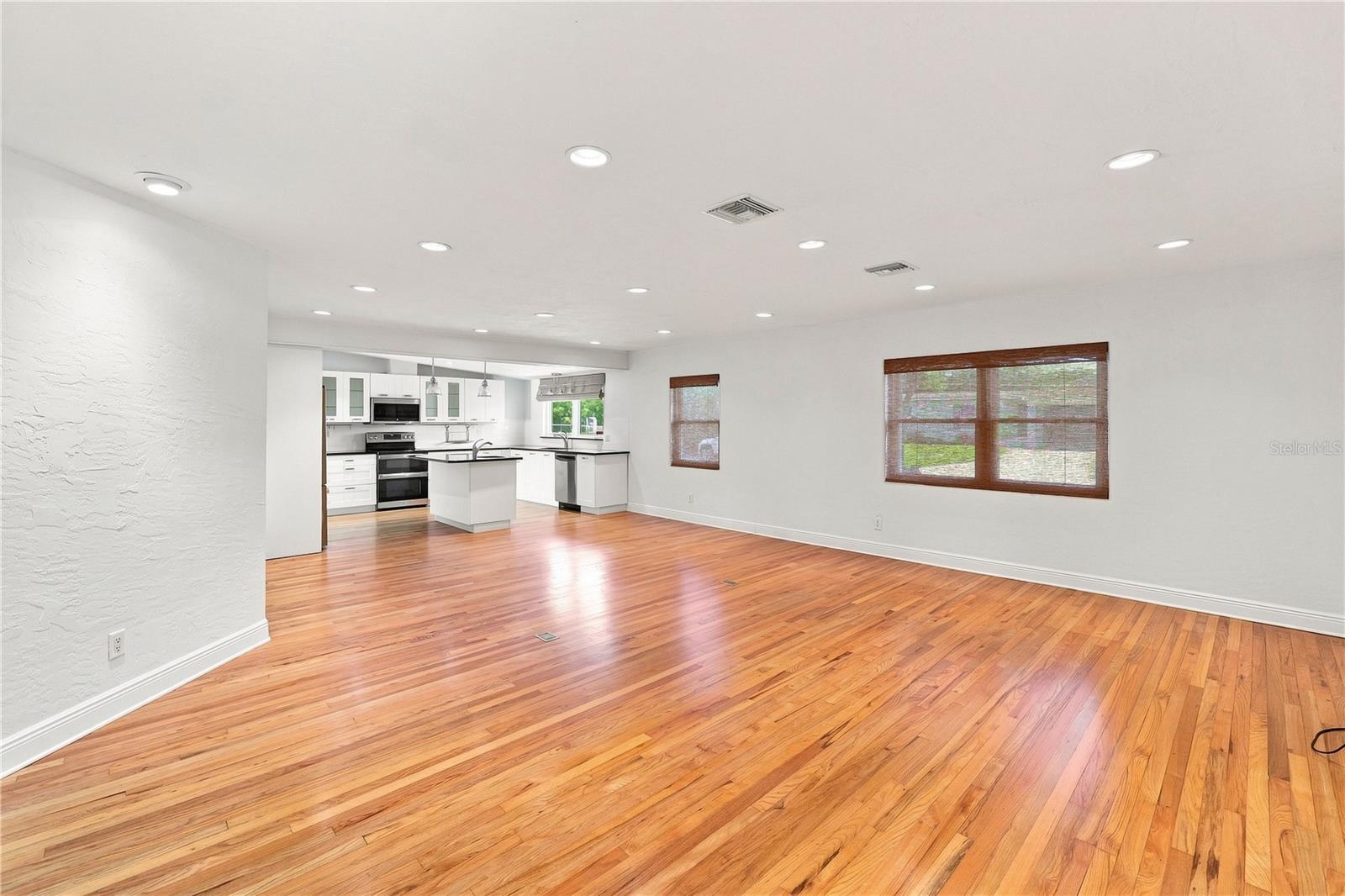 729 TAM O SHANTER DRIVE photo 3