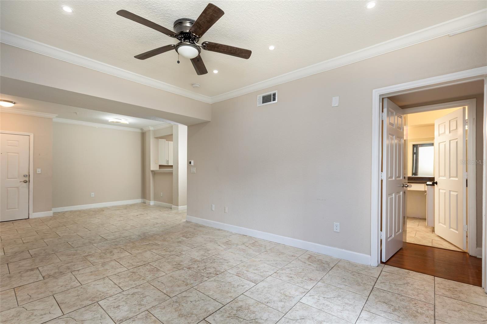 206 E SOUTH STREET #4007 photo 4