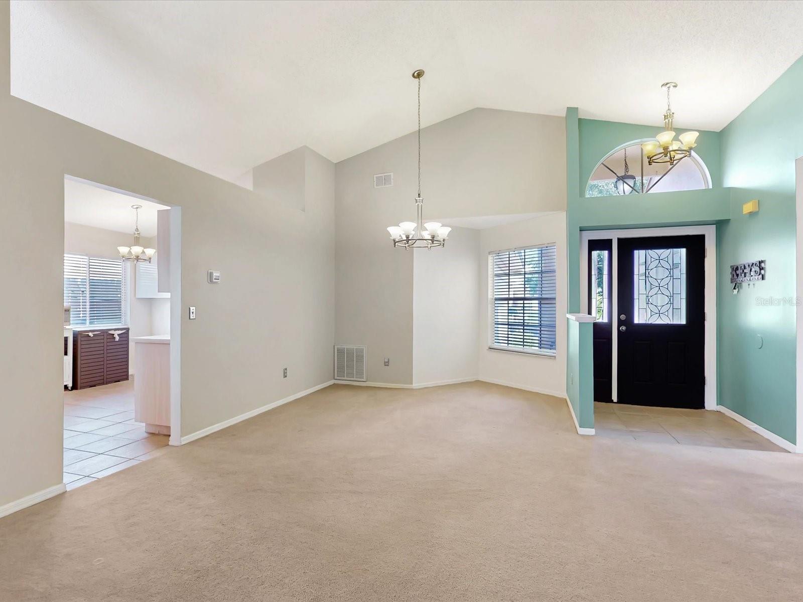 2504 KINGSTON COURT photo 3